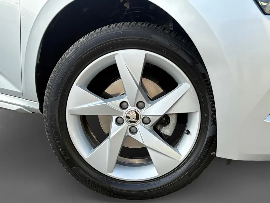 Škoda Kamiq 1.0 TSI Business Edition | Navi | Parkeersensoren V+A | Virtual Cockpit | Lichtmetalen Velgen | Premium Sound System | Keyless Go | Apple Carplay | Android Auto | 12 maanden Bovag Garantie