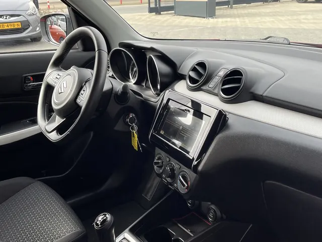 Suzuki Swift 1.2 Select Smart Hybrid