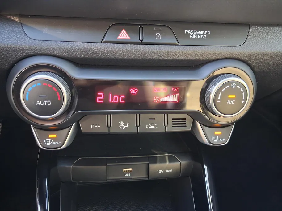 Kia Stonic 1.0 T-GDi MHEV 100pk DynamicPlusLine / Navi /Camera / Stoel-stuurverwarming