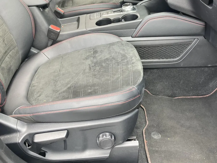 Ford Kuga 2.5 PHEV 225 ST-Line X Panoramadak- Driver Asstance Pack - 19inch LM velgen - Draadloos opladen