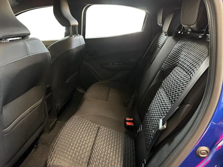 Renault Clio Techno | 1.800,- Euro Voorraadkorting | Camera | Climate Control﻿ | Draadloze oplader | 18 Inch velgen | Dode hoek Detectie | Sfeerverlichting