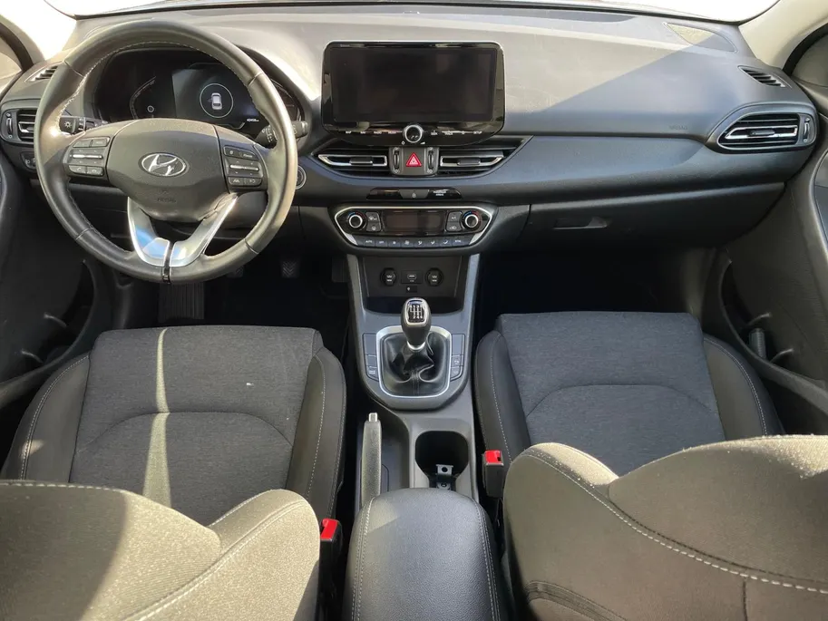 Hyundai i30 Wagon 1.0 T-GDi MHEV Comfort Smart | Navigatie | Apple Carplay & Android Auto | Cruise control | Climate control | Achteruitrijcamera | Parkeersensoren achter |