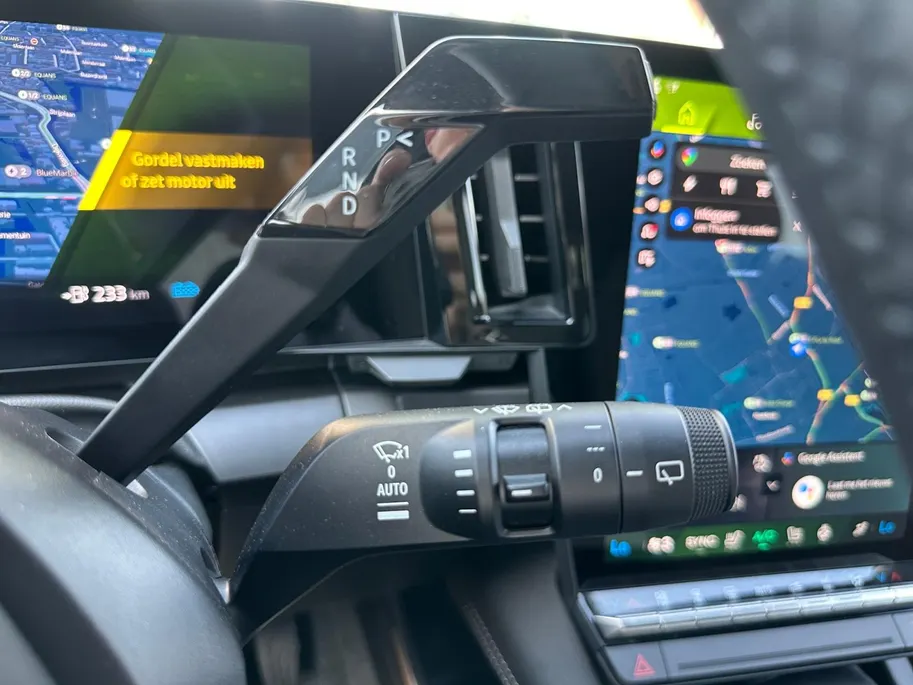Renault Scénic E-Tech EV87 long range iconic | Dode Hoek Detectie | Harman Kardon | Stoel & Stuurverwarming | Automatische Kofferbak | Apple Carplay & Android Auto | Dodehoek Detectie | 12 Maanden BOVAG Garantie