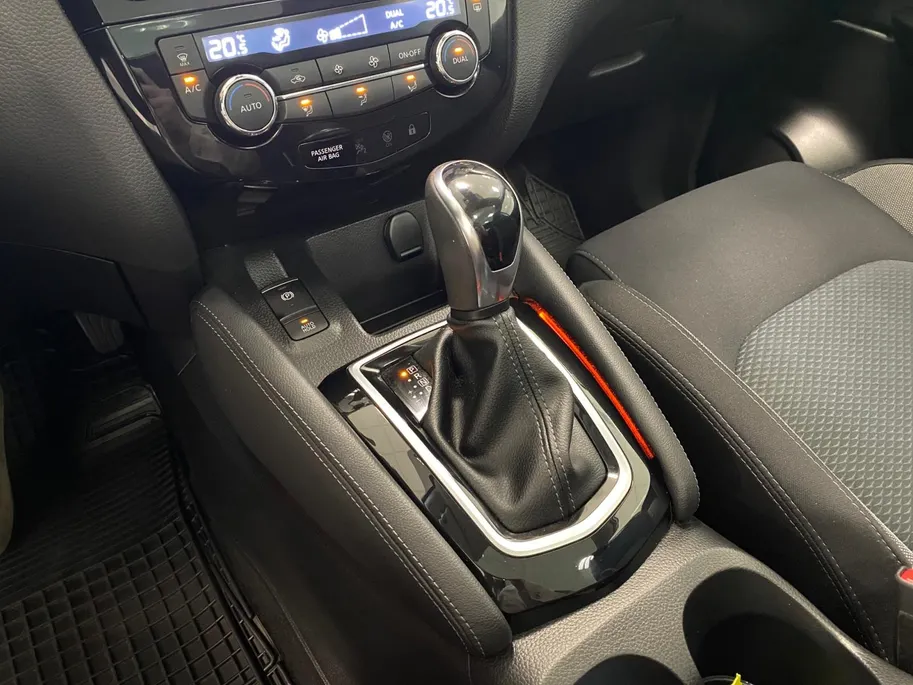 Nissan QASHQAI 1.3 DIG-T | AUTOMAAT | N-CONNECTA | PANODAK | TREKHAAK |