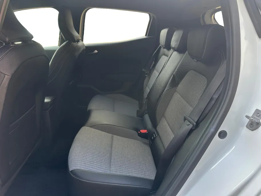 Renault Clio 1.6 E-Tech Full Hybrid 145 techno | Automaat | Navigatie | Apple Carplay & Android Auto | LMV | Cruise & Climate Control | Camera | Parkeersensoren | 12 Maanden BOVAG Garantie
