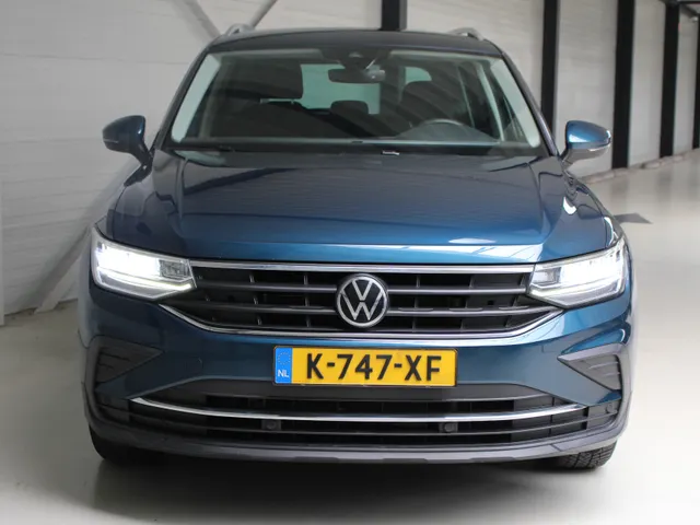Volkswagen Tiguan 1.5 TSI Elegance Apple Carplay | Parkeercamera | Stoelverwarming | Inklapbare buitenspiegels | Climate Control