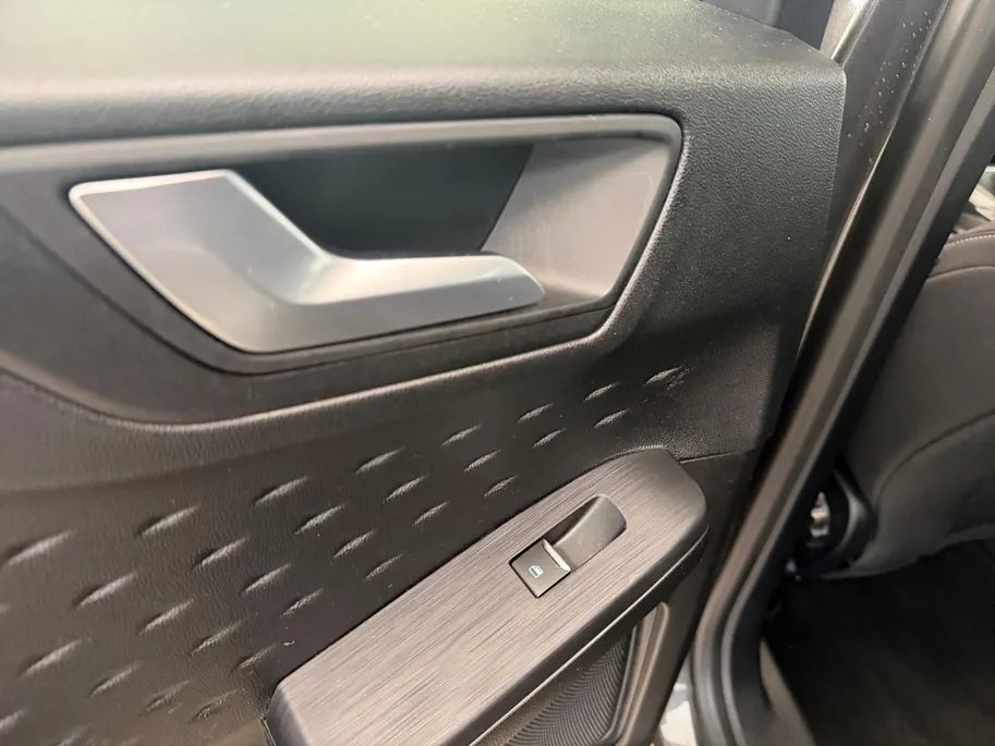 Ford Kuga 1.5 ECOBOOST | TITANIUM | 1600KG TREKGEWICHT | NL-AUTO |