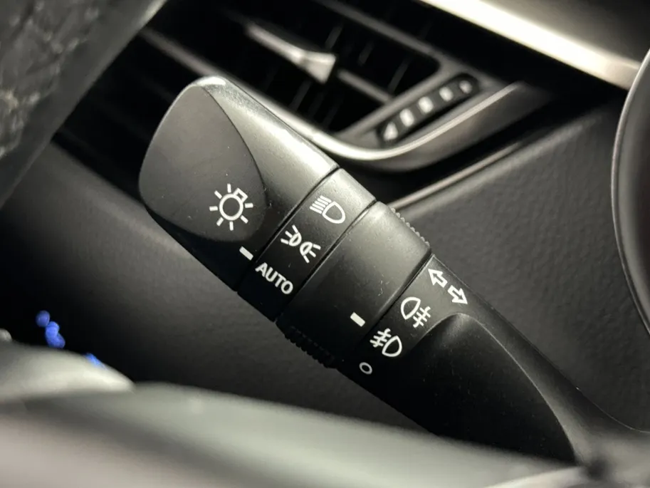 Toyota C-HR 1.8 Hybrid Dynamic Automaat | Navigatie | 18'' L.M. Velgen | Parkeercamera