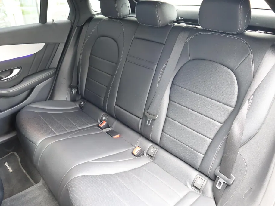 Mercedes-Benz GLC Coupé 300e 4MATIC Business Solution AMG l Panoramadak l Stoelverwarming l Achteruitrij camera