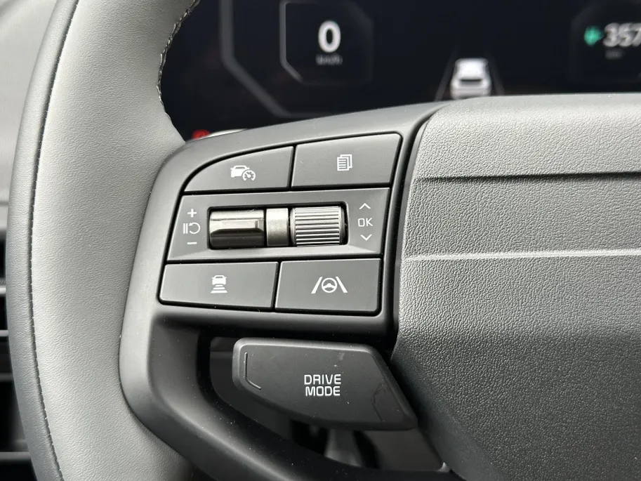 Kia EV6 Light Edition 63 kWh | *Demo direct beschikbaar* | Navi | Camera | Adaptieve Cruise | Clima | Stoel-/Stuurverwarming | Privacy Glass | Apple Carplay | Android Auto