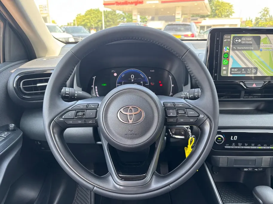 Toyota Yaris 1.5 Hybrid 115 Comfort *NIEUW*Automaat*Navi via Carplay*Camera*Climate Control*Adapt. Cruise Control*LM.Velgen*NIEUWE AUTO!