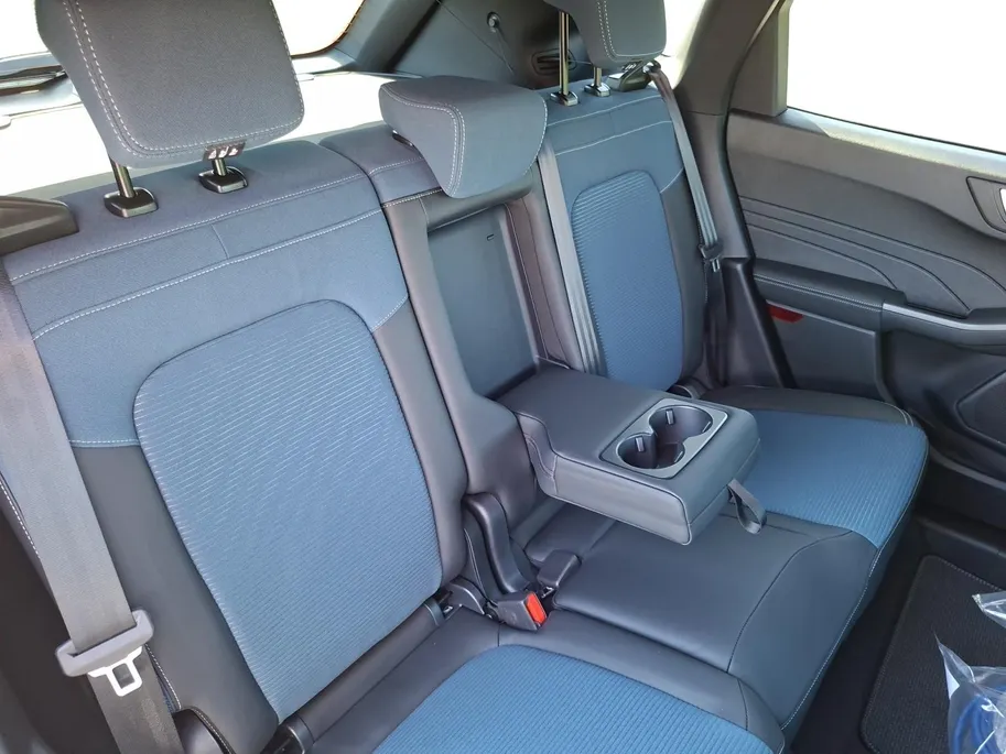 Ford Kuga 2.5 PHEV BlueCruise Edition 243PK | 4.000,- Ready set Ford Bonus | 8 Jaar garantie/160.000Km | 20' Lichtmetalen velgen | El. Trekhaak | Premium Connectivity | Panoramadak |