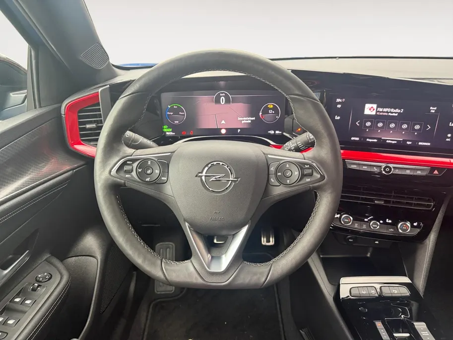 Opel Mokka-e GS Line 50-kWh 11kw bl. | 1e Eigenaar | SOH 99% | Navigatie | Stoel/Stuurverwarming | Adapt. Cruise Control | Apple/Android Carplay | 12 maanden Bovag ! |