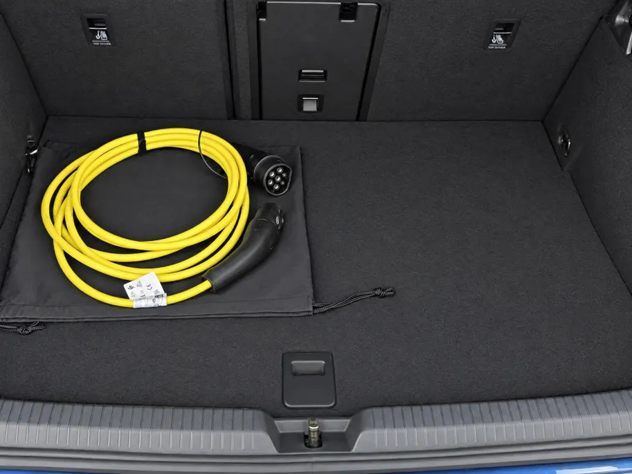 Volkswagen Golf 1.5 eHybrid Life Edition Panoramadak · Achteruitrijcamera · Draadloze telefoonlader · Stuur- & Stoelverwarming