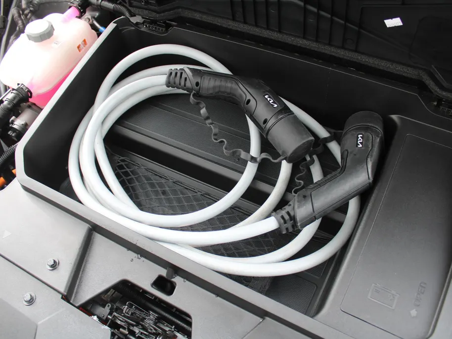 Kia Niro EV Light Edition 64.8 kWh | Airco | Cruise | Navi | Camera | PDC | 17' LM | All season banden | 17% bijtelling |