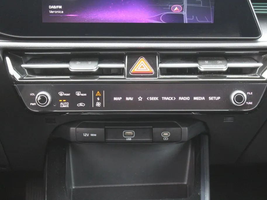 Kia Niro 1.6 GDi Hybrid DynamicPlusLine | Schuif-/kanteldak | Stuur-/stoelverwarming | Cruise adapt. | Camera | HUD | LED | Clima | 16' LM | Navi |