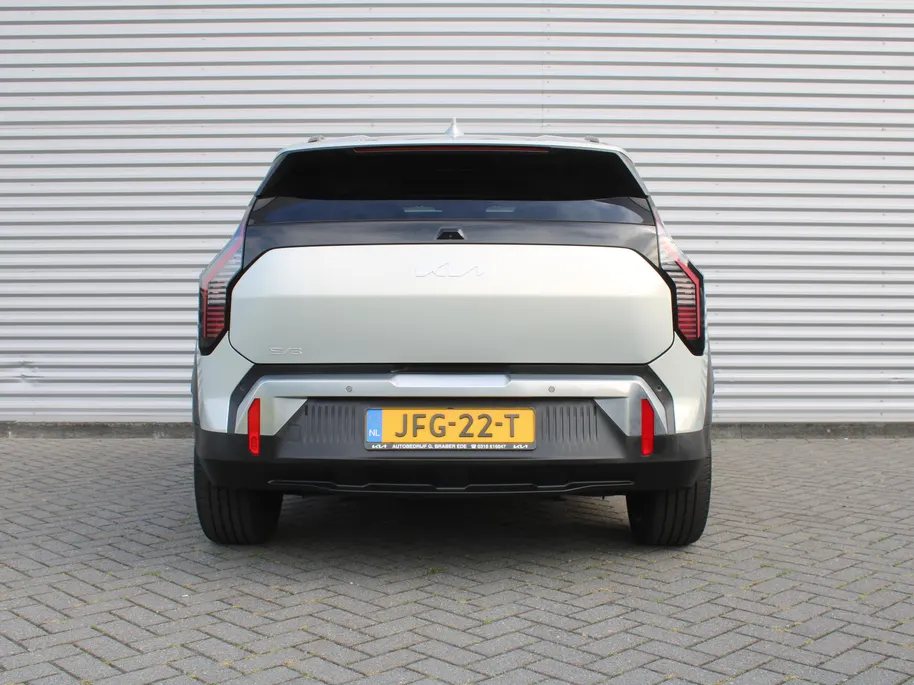 Kia EV3 Plus Advanced 81.4 kWh | Stuur/stoelverwarming | Schuifdak | Camera | Elek. stoelverstelling | 19' LM | Dodehoek detectie | Clima | LED |
