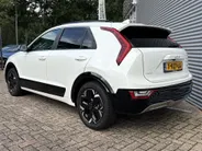 Kia Niro EV ExecutiveLine 64.8 kWh | Automaat | 100% Elektrisch | Schuifdak | Leder | Navigatie | Camera | Harman Kardon | Cruise control adaptief  | Stoel en stuur verwarming en verkoeling | SOH 97,6%