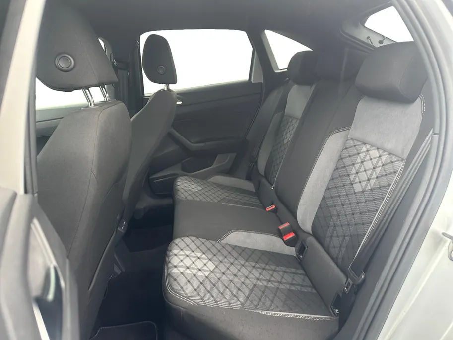 Volkswagen Taigo 1.0 TSI R-Line Edition | AUTOMAAT | CAMERA | APPLE CAR PLAY ANDROID AUTO | Cruise | DAB |