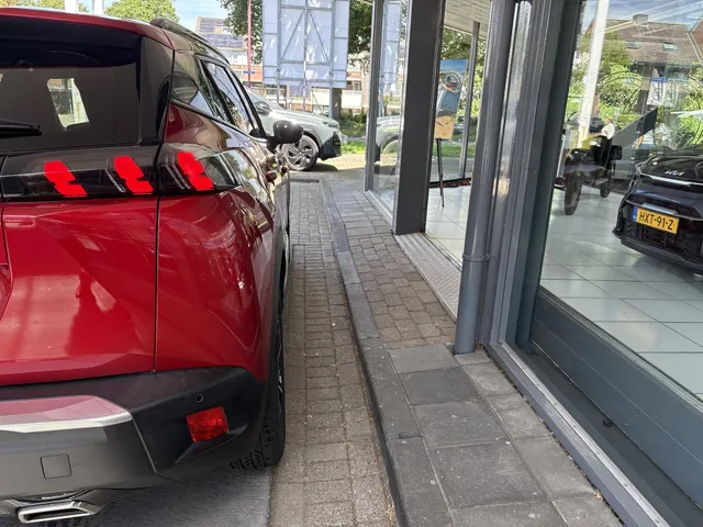Peugeot 2008 1.2 PureTech Allure Pack