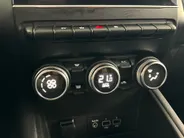 Renault Captur 1.6 E-Tech PHEV 160 Intens | Groot Scherm + Navigatie | Parkeercamera | Cruise Control