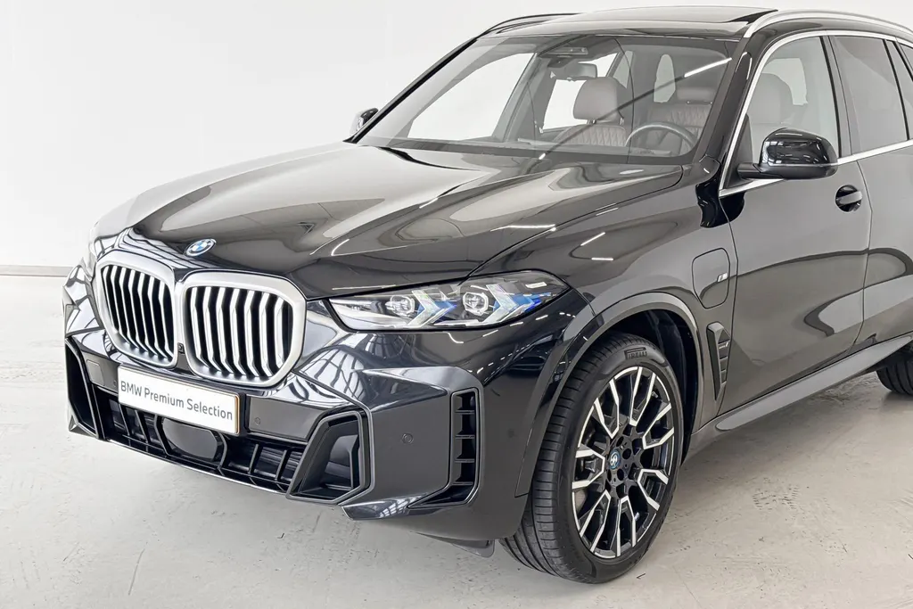 BMW X5 xDrive50e Launch Edition Innovation Pack