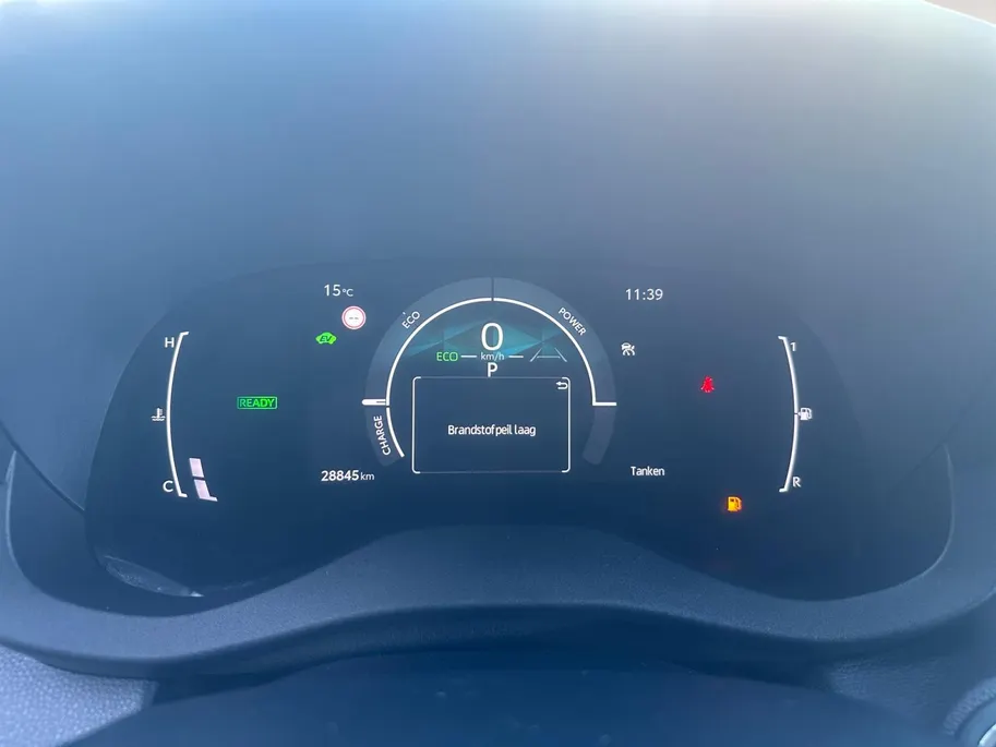 Toyota Yaris Cross 1.5 Hybrid 115 First Edition | CAMERA | CARPLAY | STOEL - STUUR - VOORRUITVERWARMING |