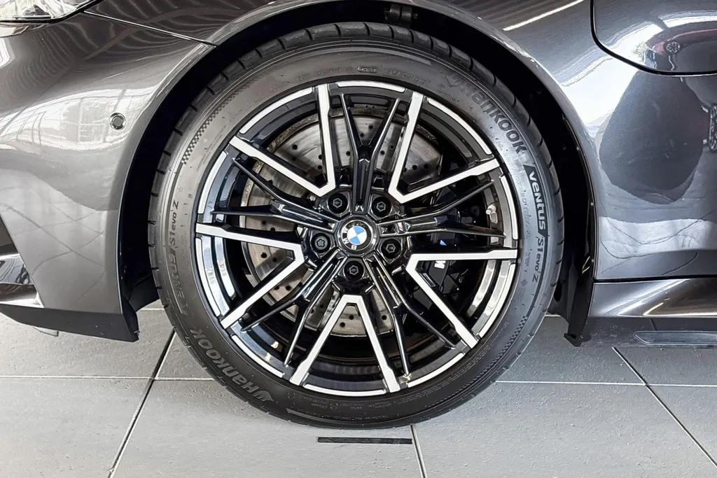 BMW M5 Touring M Drive Professional