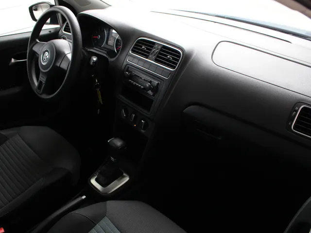 Volkswagen Polo 1.4-16V Comfortline Automaat Airco | Cruise Control | Centrale vergrendeling | Goed onderhouden