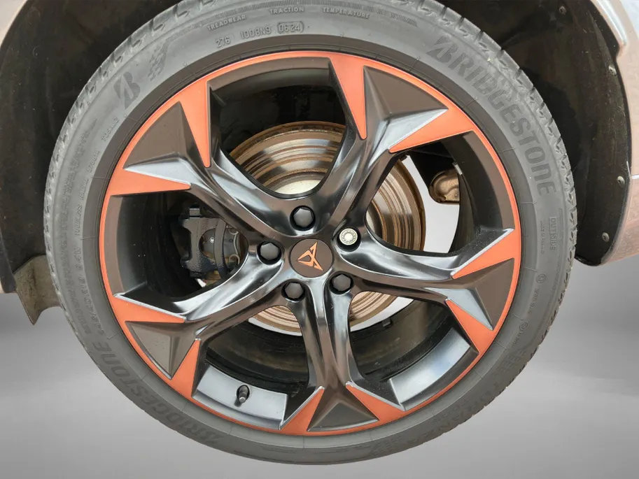 CUPRA Formentor 1.4 e-Hybrid/245PK VZ Panoramadak ·  Navigatie · 360°Camera + Parkeersensoren ·