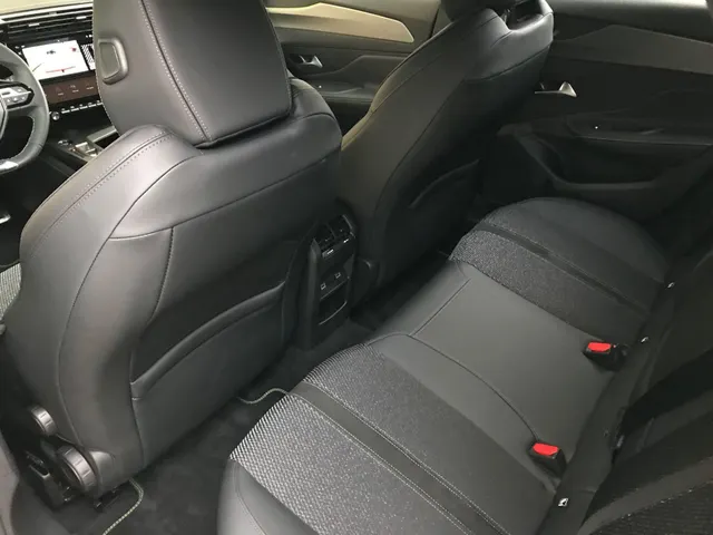 Peugeot 308 SW 1.2 Hybrid 145 e-DCS6 GT