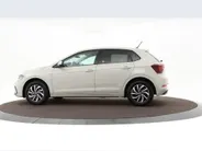 Volkswagen Polo Life Edition 1.0 TSI 95 pk 5 versn. Hand · Achteruitrijcamera · regensensor ·