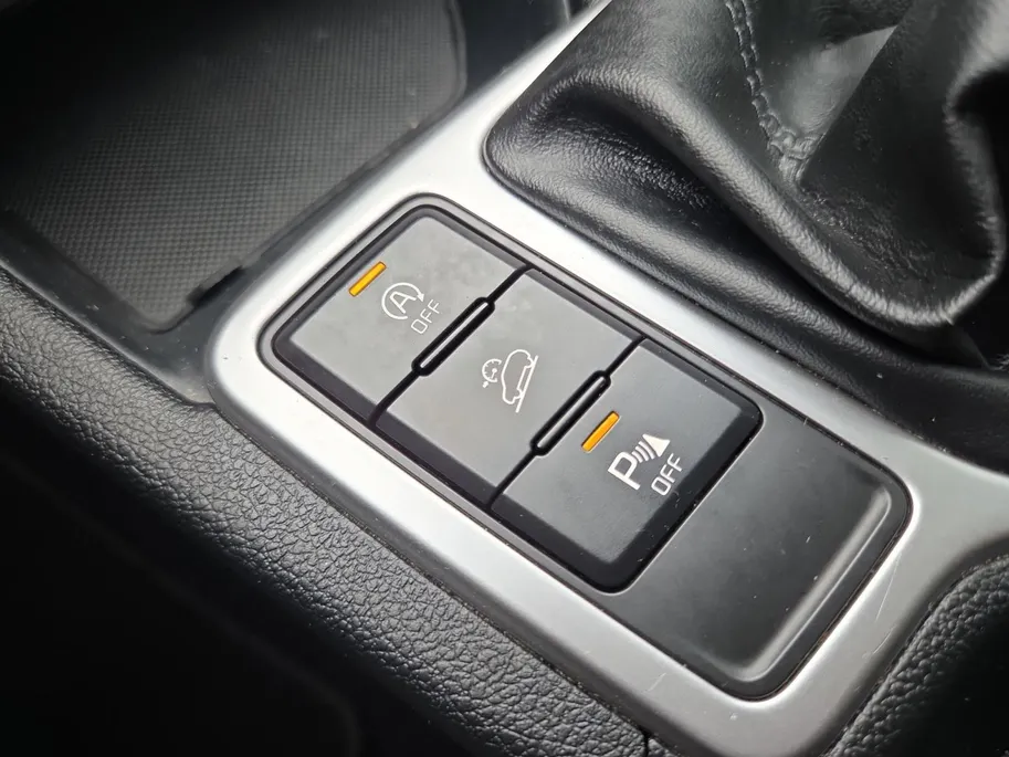 Kia Sportage 1.6 GDI DynamicLine | Dealer Onderhouden | Stoelverwarming voor en achter | camera | Navigatie | Cruise Control | LM Velgen 17' | Lader | 12 Maanden BOVAG Garantie |