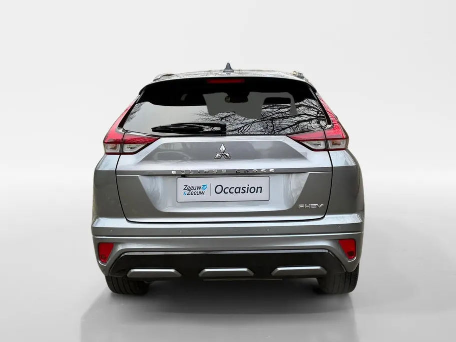 Mitsubishi Eclipse Cross Instyle | Pano dak | 360 Graden camera | Stoelverwarming voor en achter | Lederen stoelbekleding | Navigatie |