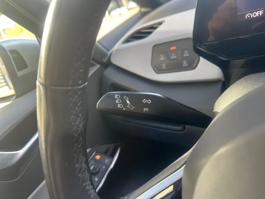 Volkswagen ID.3 First Max 58 kWh | Soh 93,6% | CarPlay | Camera | Stoel- & stuurverwarming | HUD |