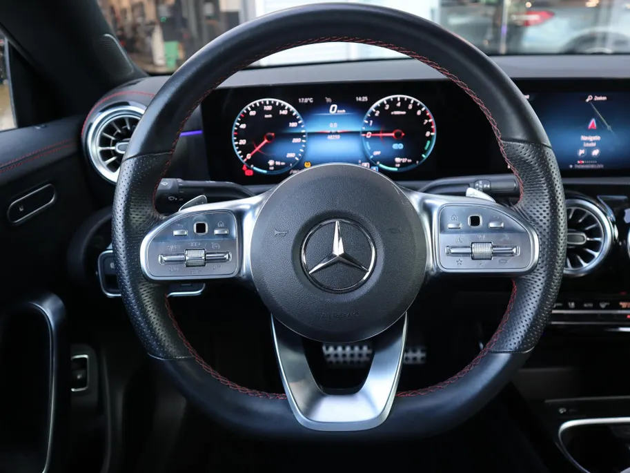 Mercedes-Benz CLA 250 e Premium Plus l Carplay l Privacy glass l Stoelverwarming
