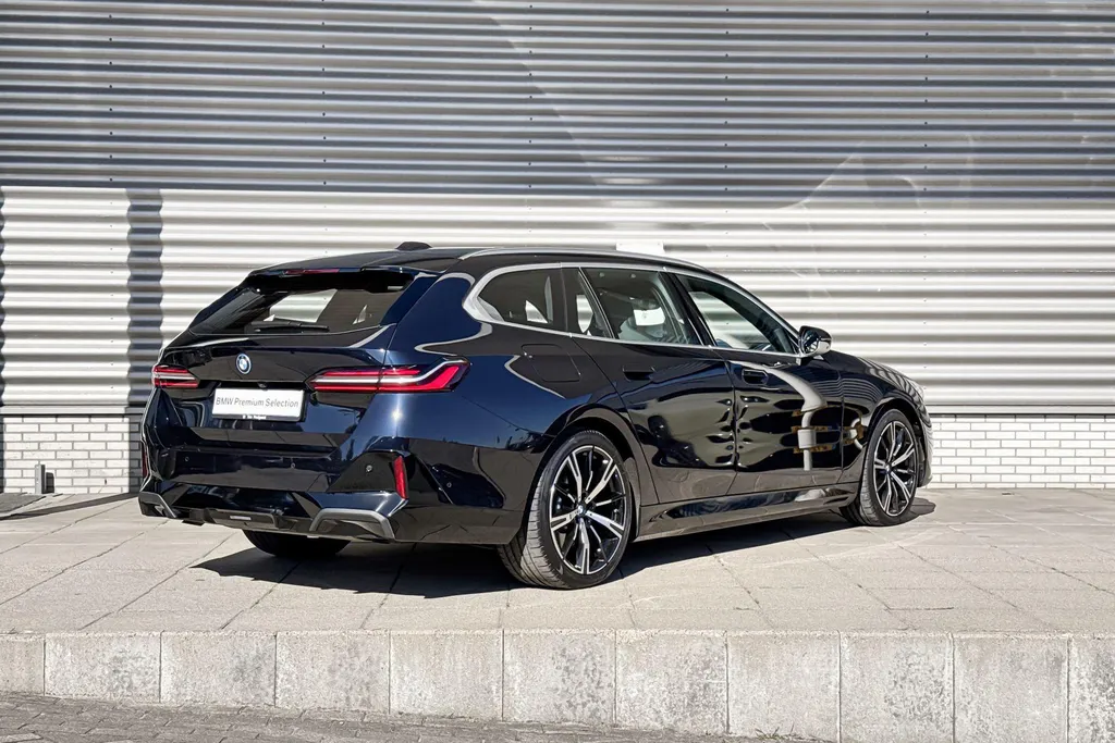 BMW 5 Serie Touring 550e xDrive