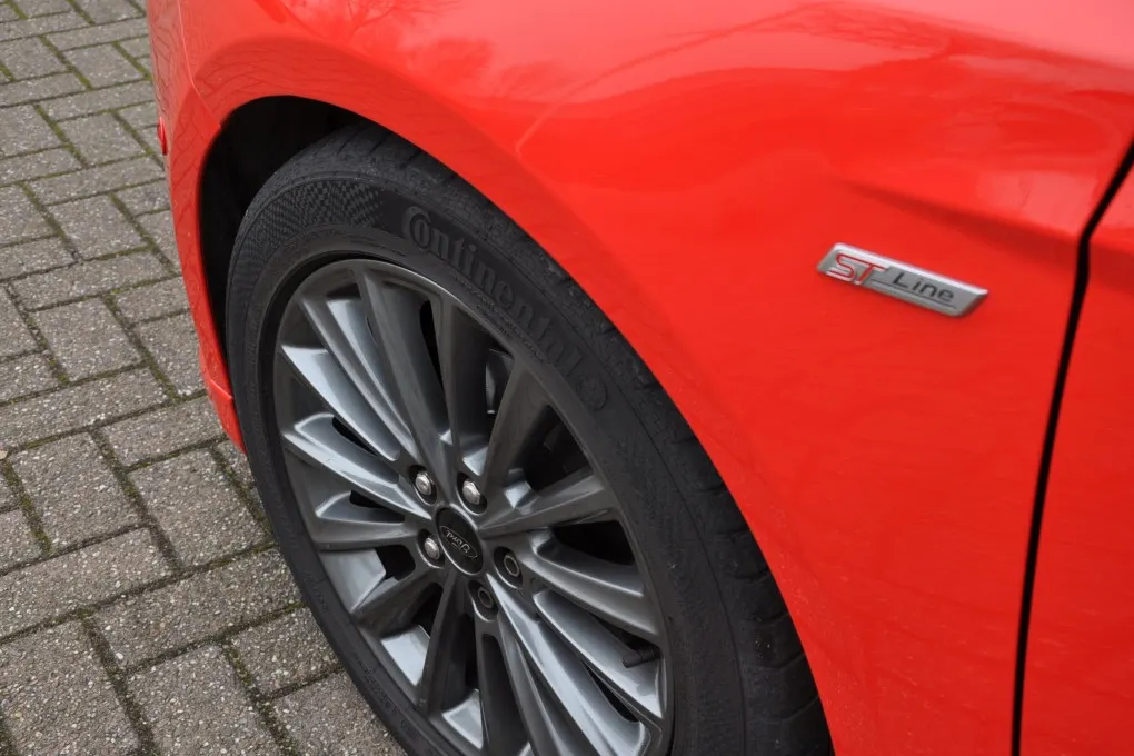 Ford Focus FOCUS1.0 Ecoboost ST Line Onbekend
