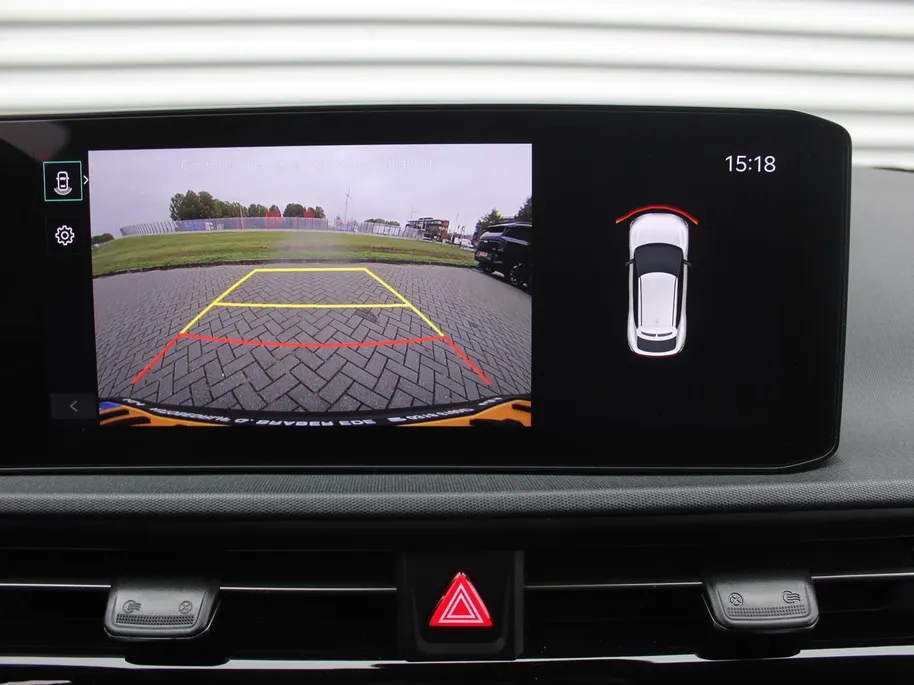 Kia EV6 Air 84 kWh | Stuur-/stoelverwarming | Camera | Cruise adapt. | Telefoonlader | Clima | Navi | 19' LM | LED | Apple Carplay/Android Auto |