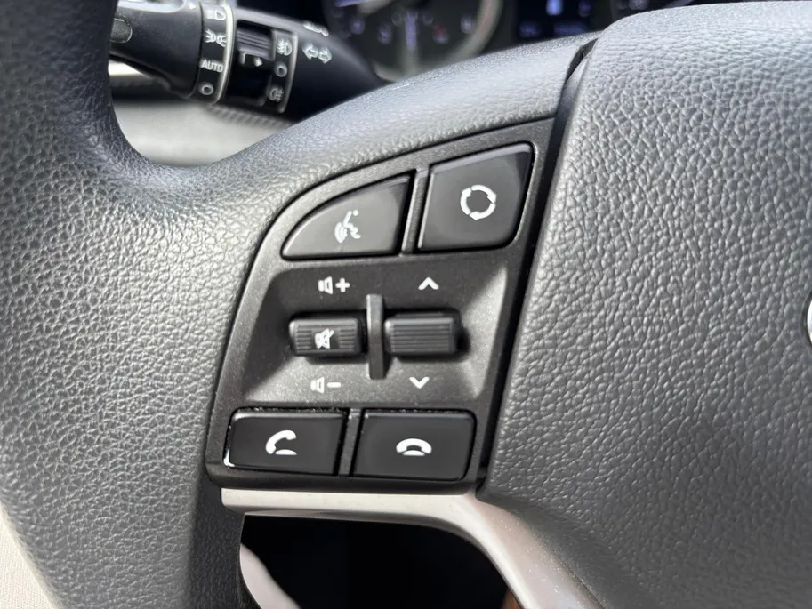 Hyundai Tucson 1.6 GDI Comfort *Navi+Camera*Trekhaak*Airco*LM.Velgem*Zeer nette auto!