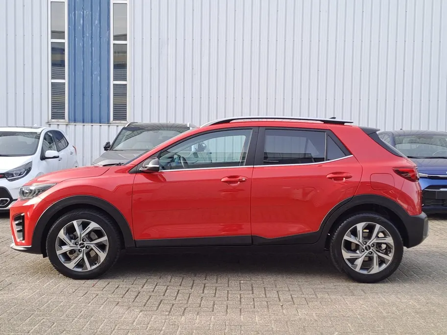 Kia Stonic 1.0 T-GDi MHEV GT-PlusLine 1e Eigenaar | Meest luxe uitvoering | Schuif-/kanteldak | Metallic lak | Cruise Control | camera | Carplay | Fabrieksgarantie | NAP