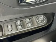 Renault Captur 90PK TCe Dynamique | Navi | Camera | Parkeersensoren | Climate Control | Cruise Control | Lichtmetalen Velgen | Licht & Regen Sensor | Bluetooth | USB | LED Dagrijverlichting |