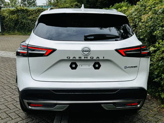 Nissan QASHQAI 1.3 MHEV Xtronic N-Connecta | NISSAN MORE 10 Jaar garantie | €6000,- korting inclusief inruilpremie | Andrioid/Apple Carplay | 360graden camera's | Stoel-/ Stuur-/ Voorruitverwarming | Panoramadak |