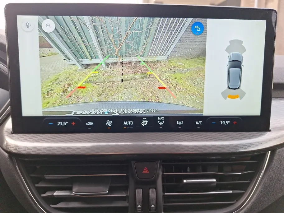 Ford Kuga 2.5 PHEV Titanium | Panoramadak | Camera | Navigatie | Climate Control | Draadloze Apple Carplay&Android Auto | 17' Lichtmetaal | Parkeersensoren |