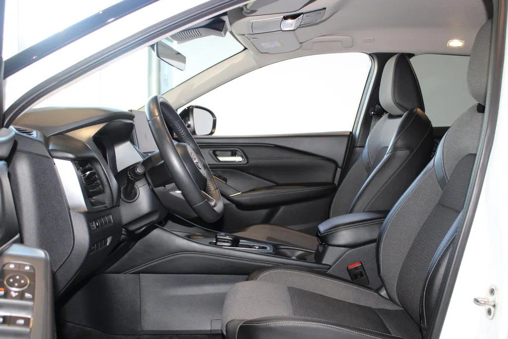 Nissan QASHQAI 1.5 e-Power N-Connecta | Navigatie | 360grd camera | Apple carplay & Android auto | Two-tone lak | Climate controle | Pro-pilot | 190pk | Stoel in hoogte verstelbaar | Electrische ramen | I-key |