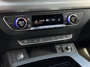 Audi Q5 50 TFSIe 220kW/299PK S Line · Panoramadak · Camera · Apple/Android Car Play · Adaptive Cruise Control · Navigatie · Drive select
