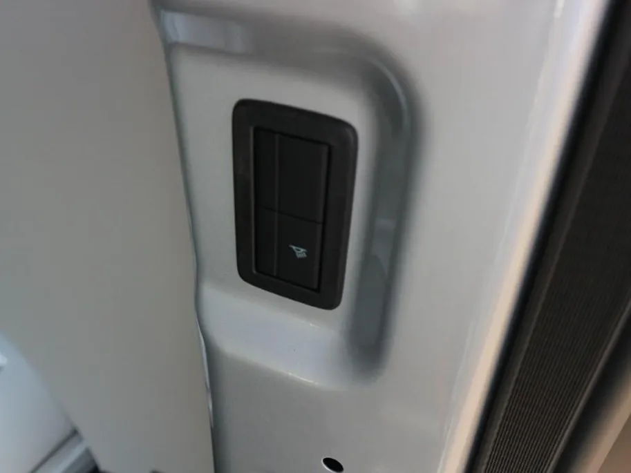 Ford E-Transit Cust. 340 L2H1 Limited 71 kWh * ADAP CRUISE * BLIS * NAVI * 360 CAMERA *