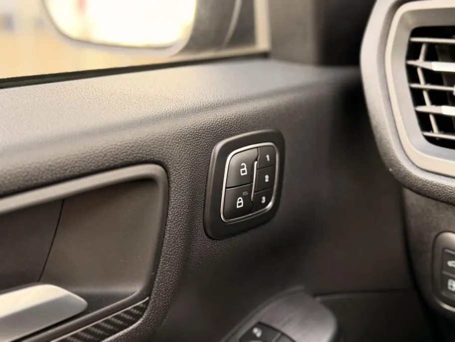 Ford Kuga 2.5 PHEV ST-Line X DRIVER ASSISTANCE PACK I WINTER PACK I BLACK PACKAGE I  PANORAMADAK I MATRIX LED-KOPLAMPEN I APPLE CARPLAY / ANDROID AUTO I