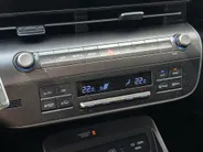 Hyundai Kona 1.6 GDI HEV 138 PK Premium / Org. Nederlands / Navigatie + Camera / Climate en Cruisecontrol /
