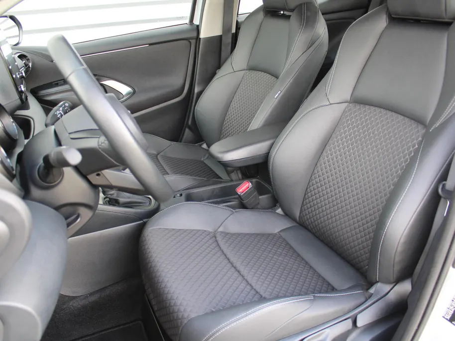 Mazda 2 Hybrid 1.5 Agile | Comfort pakket | 15' LM | Stoelverwarming | Apple Carplay/Android Auto |